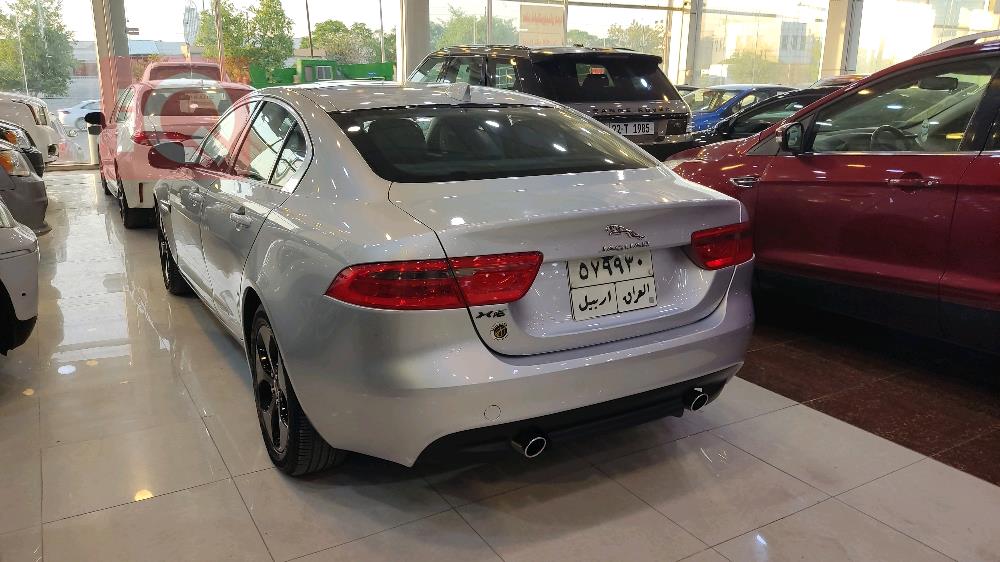 جاكوار XE